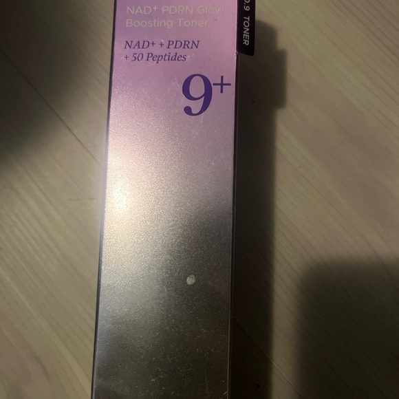 Numbuzin No.9 Lifting Essence
& Boosting Toner - Picture 2 of 3